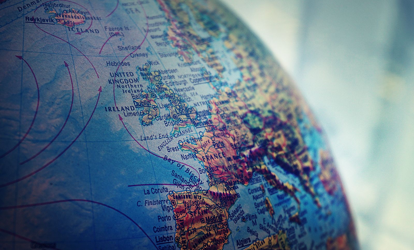 Globe with trade routes — PangeaCart’s subject is selling across borders